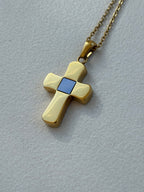 Auravia Grace Cross